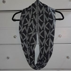 Michael kors infinity scarf